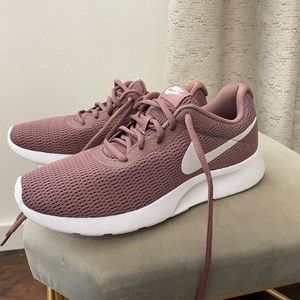 Nike TANJUN Women’s Dusty Rose
